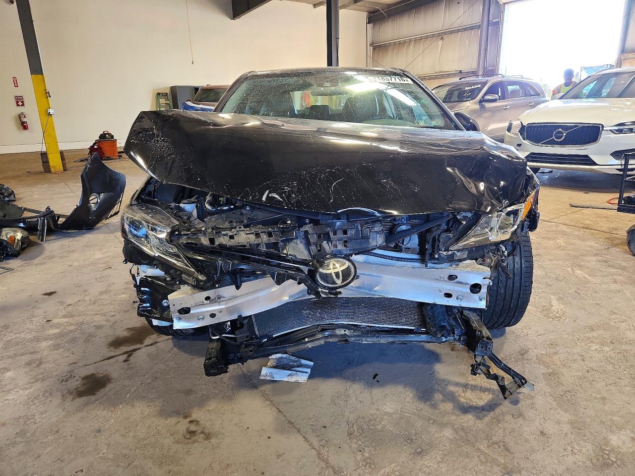2019 TOYOTA CAMRY — დაზიანების ფოტო (FRONT END) Copart-ის აუქციონიდან